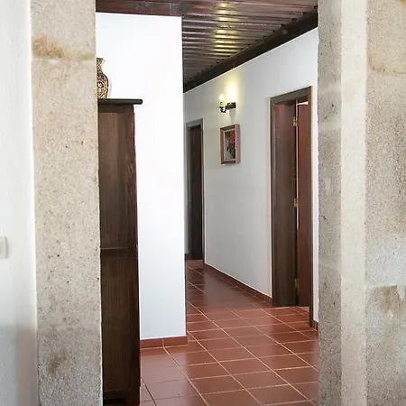 Solar Dos Almeidas - Turismo De Habitacao לינה וארוחת בוקר טרנקוזו